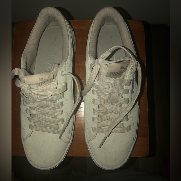 Women’s Pumas size 6.5 - Picture 2 of 6